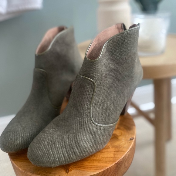 Like new olive green canvas sixty seven ankles booties from Anthropologie. - Picture 1 of 4